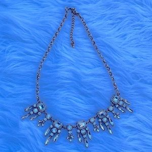 Beautiful necklace gold tone